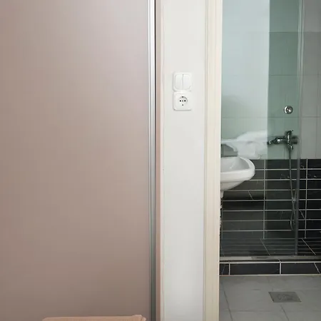 Christina * Katsíngrion