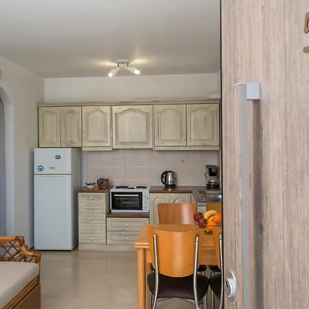 Christina * Katsíngrion