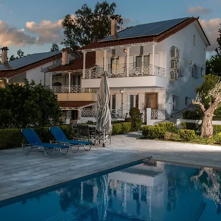 וילה Christina *