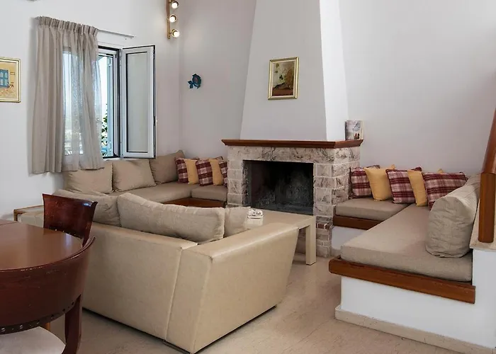 Christina Villa Agios Adhrianos